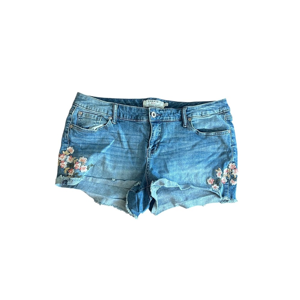 Torrid Floral Embroidered Denim Shorts Boho Blue Frayed Hem Plus Sz 16 (1X)